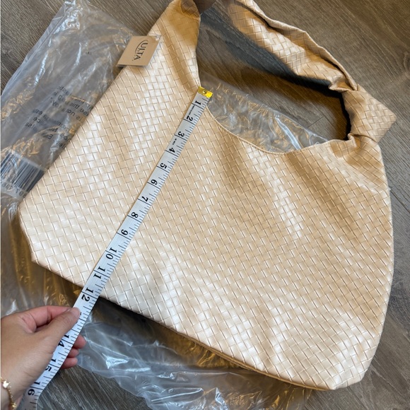 ❗️NEW❗️Elegant Cream Woven Women's Bag - Picture 6 of 7